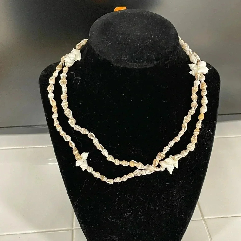 Vintage Hilo Hattie 35"Cowrie Shell Necklace Lei Natural Colors Seashells Hawaii